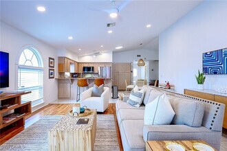 690 100th Ave N in Naples, FL - Building Photo - Building Photo