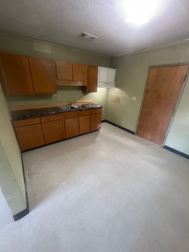 property at 370 E Gordon Ave