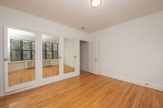 Updated Apartments Located at 800 Michigan in Evanston, IL - Foto de edificio - Building Photo