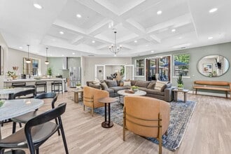 The Jones in Hillsboro, OR - Foto de edificio - Building Photo