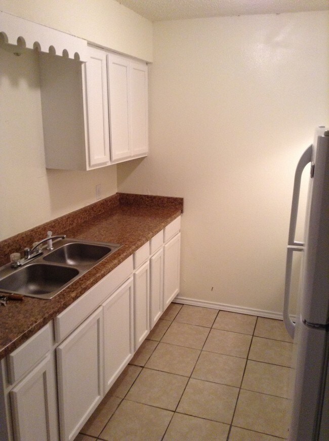 2110 NW Lindy Ave-Unit -D225 in Lawton, OK - Building Photo - Building Photo