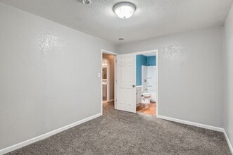 921 Dakin St in Denver, CO - Building Photo - Building Photo