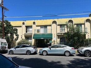 Encino Terrace in Encino, CA - Building Photo - Building Photo