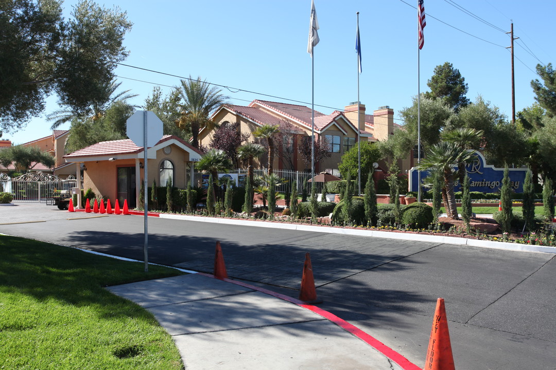 Flamingo Bay Club Apartments in Las Vegas, NV - Foto de edificio