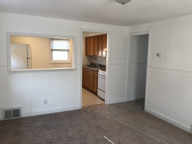 25 Coolidge Ave, Unit B in Edison, NJ - Building Photo - Building Photo