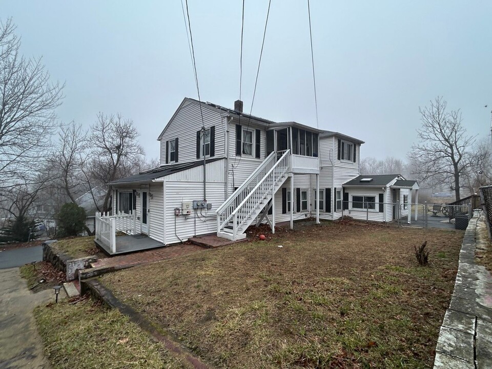 341 W Mitchell St in Manchester, NH - Foto de edificio