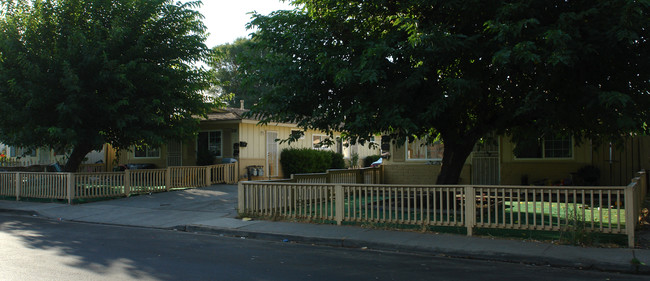 252-254 Selwyn Dr in Milpitas, CA - Building Photo - Building Photo