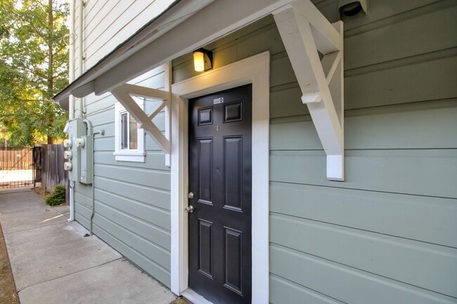 3108 2nd Ave, Unit C in Sacramento, CA - Building Photo - Building Photo