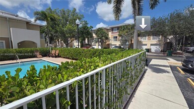 4605 SW 75th Way in Davie, FL - Building Photo - Building Photo
