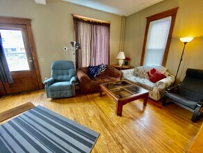 1090 15th Ave SE in Minneapolis, MN - Building Photo - Building Photo