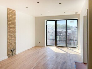 2445 N Lincoln Park W in Chicago, IL - Building Photo - Building Photo