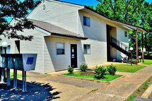 Cumberland Square Apartments