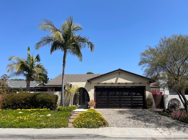 822 Camino de los Mares in San Clemente, CA - Foto de edificio - Building Photo