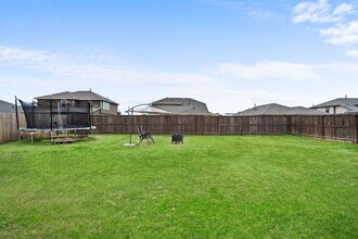 305 Morning Dove Trl in Sealy, TX - Building Photo - Building Photo