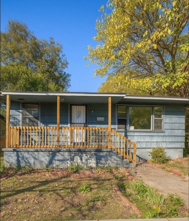 property at 1312 Gulfport St