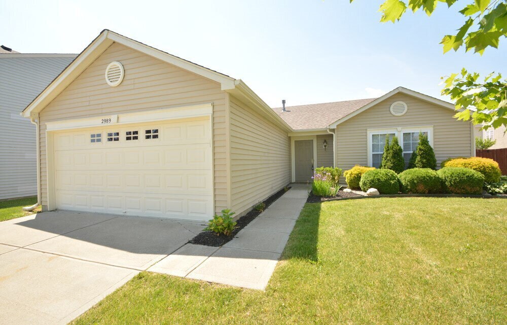 2989 Hearthside Dr in Greenwood, IN - Building Photo