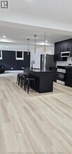 3218 Baby St in Windsor, ON - Foto de edificio - Building Photo