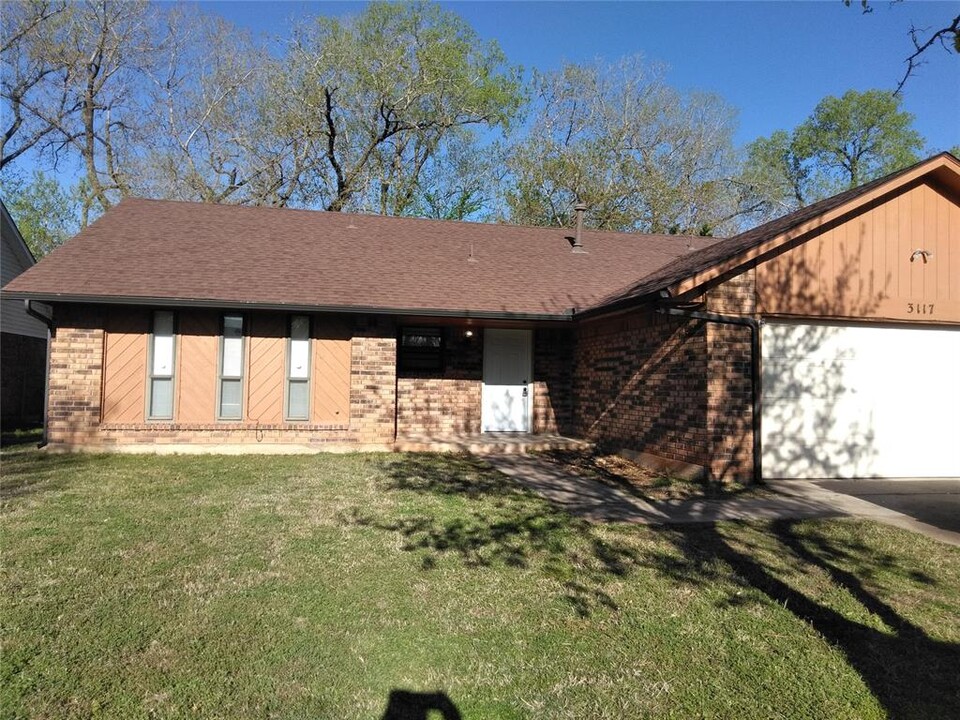 3117 Big Oak Dr in Midwest City, OK - Building Photo