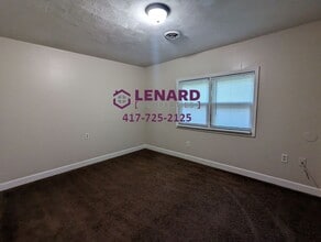 3240 W State St in Springfield, MO - Building Photo - Building Photo