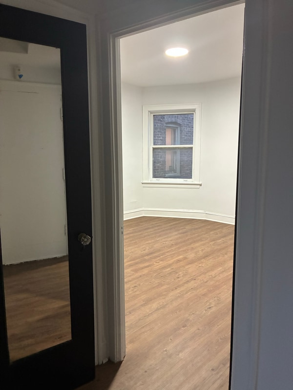 7712 S Jeffery Blvd in Chicago, IL - Foto de edificio - Building Photo