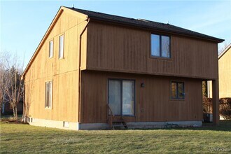 16 Bluebird Ln in Buffalo, NY - Building Photo - Building Photo