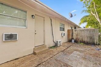 181 NW 42nd St in Oakland Park, FL - Building Photo - Building Photo