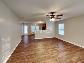 15709 Lakepoint Forest Dr in Charlotte, NC - Foto de edificio - Building Photo