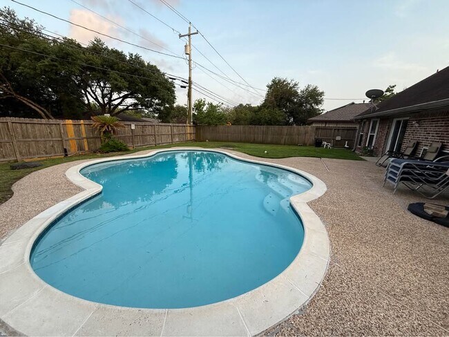 1906 Savanna Ct N in League City, TX - Building Photo - Building Photo