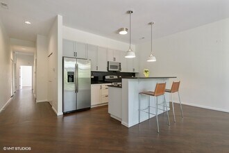 1872 N Damen Ave in Chicago, IL - Building Photo - Building Photo