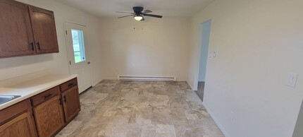 5 E Green St, Unit 2 in Bechtelsville, PA - Building Photo - Building Photo