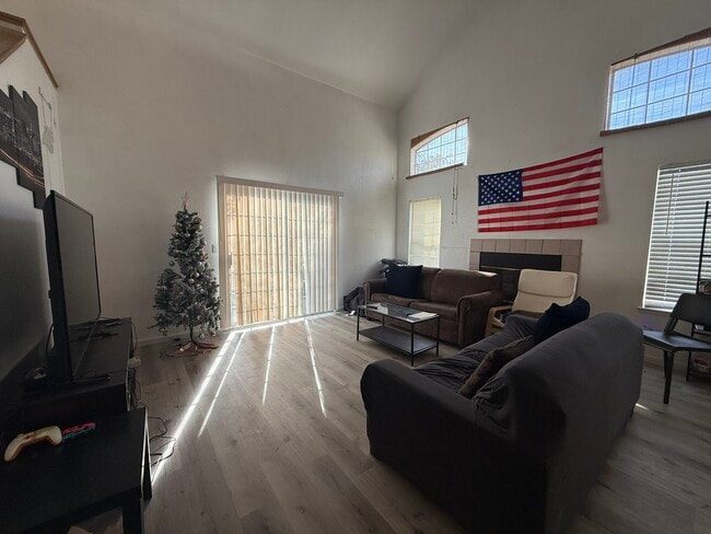 2802 Sycamore Ln in Davis, CA - Building Photo - Building Photo