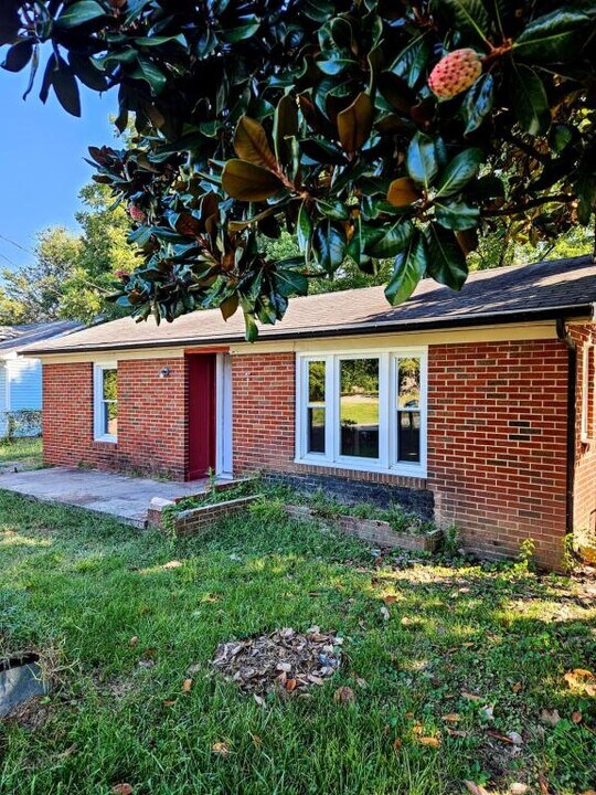 1207 Wildwood Lake Rd SE in Cleveland, TN - Building Photo