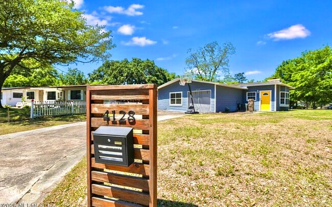 property at 4128 Arcot Cir