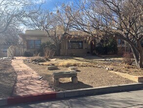 1400 Sigma Chi Rd NE, Unit East wing apartment in Albuquerque, NM - Building Photo - Building Photo