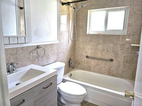 1040 NW 73rd Terrace in Margate, FL - Building Photo - Building Photo