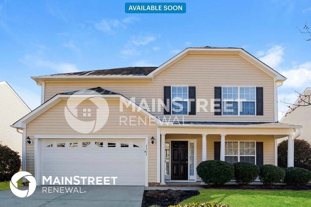 2305 King Malcolm Ln in Zebulon, NC - Building Photo