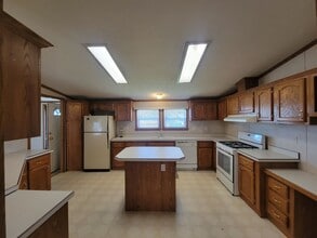 500 N Oakwood St in Oakwood, IL - Building Photo - Building Photo