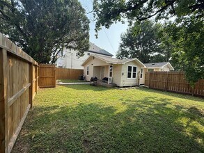 901 Dewalt St in Houston, TX - Building Photo - Building Photo