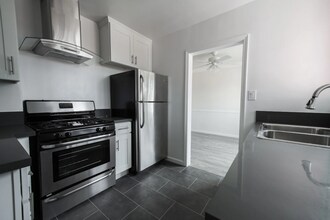 1634 Bronson Ave in Los Angeles, CA - Building Photo - Building Photo
