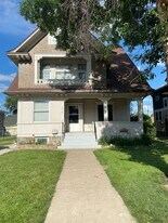 304 6th Ave NW in Mandan, ND - Building Photo