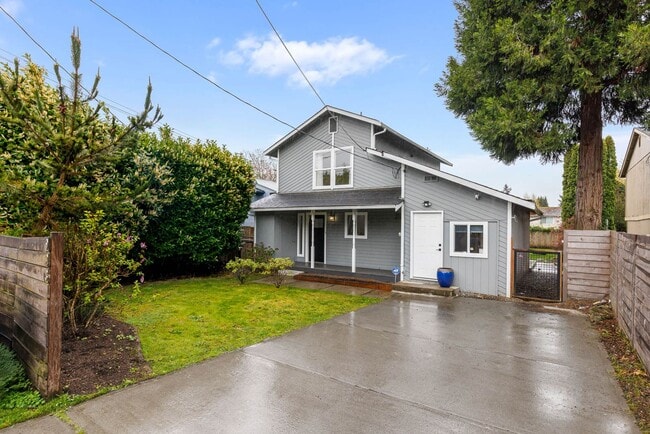 property at 923 N 100th St