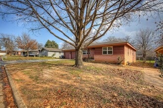 405 Vine St in Euless, TX - Building Photo - Building Photo