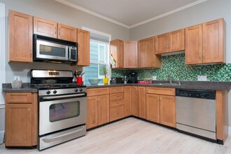 184 Green St, Unit 2 in Cambridge, MA - Foto de edificio - Building Photo