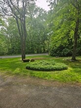 16 Westgate Ln in Mansfield, CT - Building Photo - Building Photo