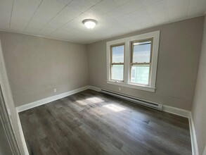 1252 S 6th Ave-Unit -2, in Scranton, PA - Building Photo - Building Photo