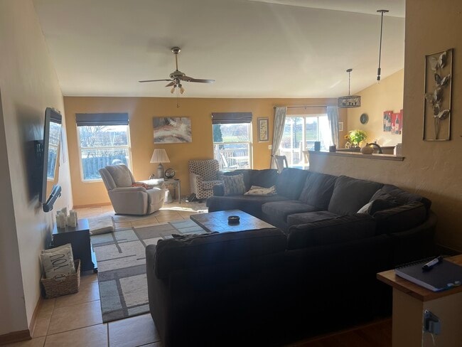 2650 Cadbury Cir in Lake In The Hills, IL - Building Photo - Building Photo