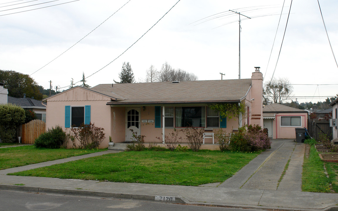 2120 Slater St in Santa Rosa, CA - Building Photo