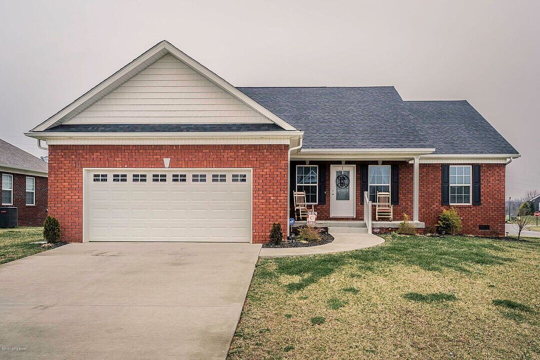 112 Poplar Grove Ct in Mount Washington, KY - Building Photo