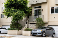 Bentley Crest in Los Angeles, CA - Building Photo - Building Photo