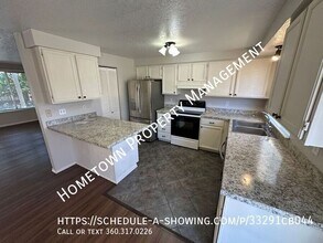 9220 Clover Dr SE in Olympia, WA - Building Photo - Building Photo